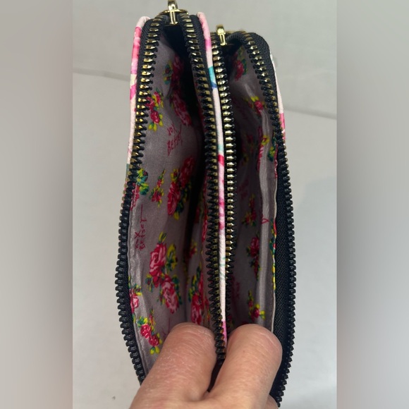Betsey Johnson Floral Pink Clutch - Picture 3 of 4